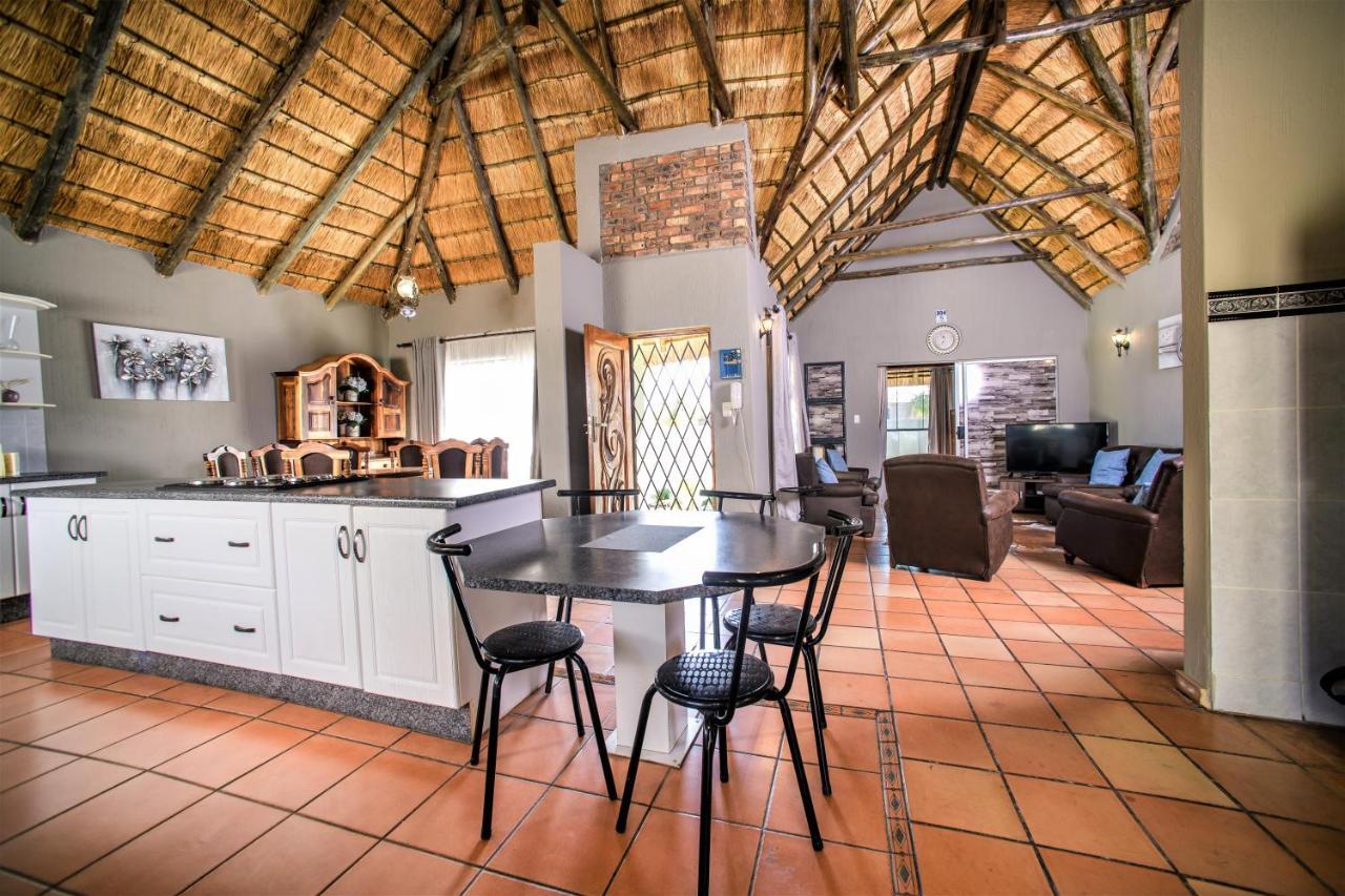 Ndalo Guest House, Badplaas Bagian luar foto